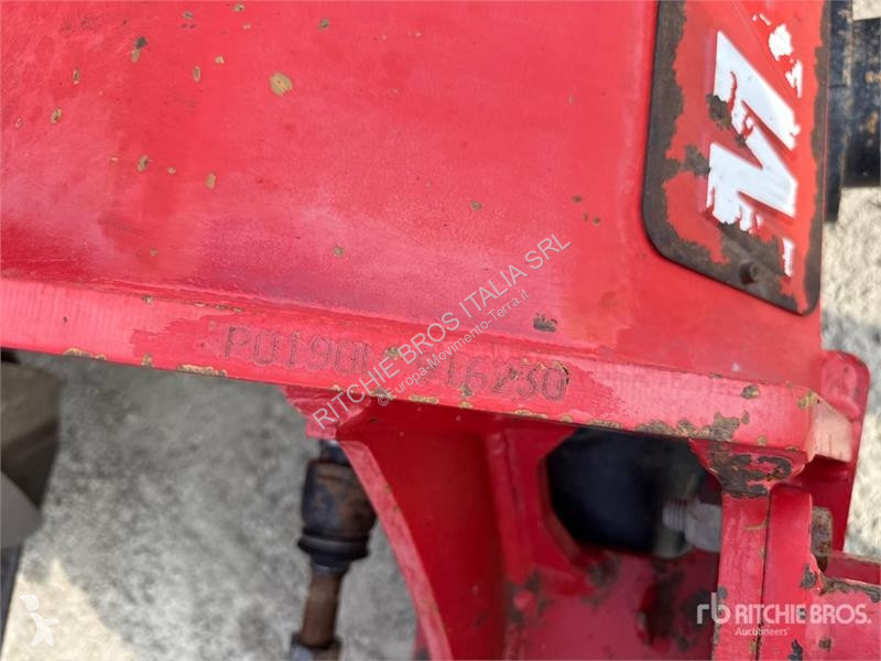 Телескопічний навантажувач Manitou...