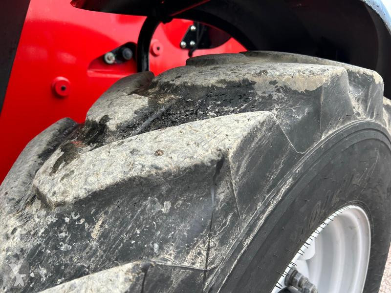 Teleskopický manipulátor Manitou  MT1335