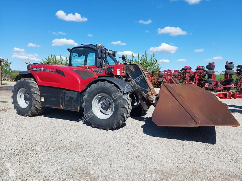 رافعة شوكية تلسكوبية Case  IH Farmlift 742
