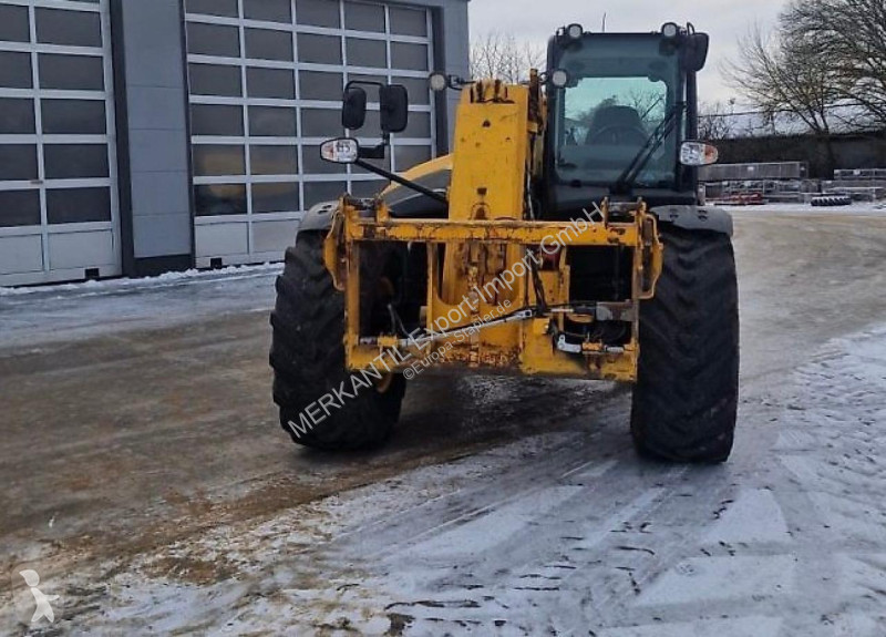 رافعة شوكية تلسكوبية JCB Agri Plus