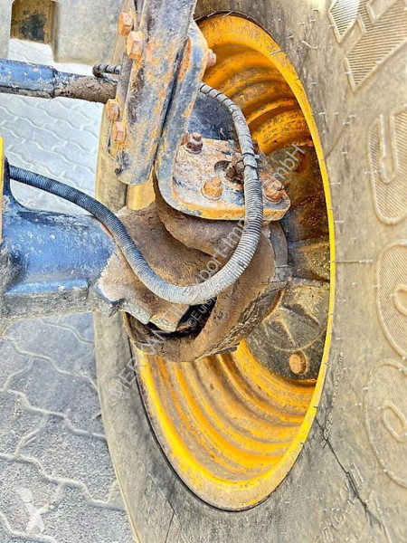 رافعة شوكية تلسكوبية JCB