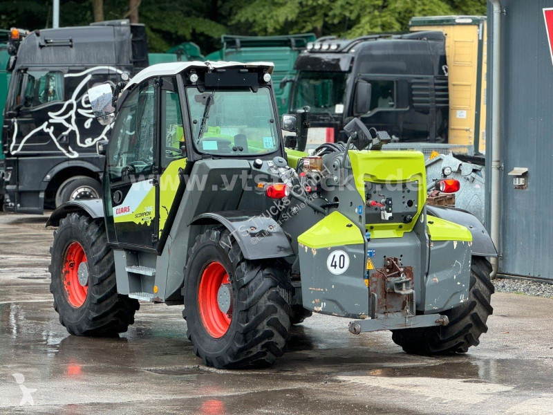 رافعة شوكية تلسكوبية Claas Claas Scorpion 746...