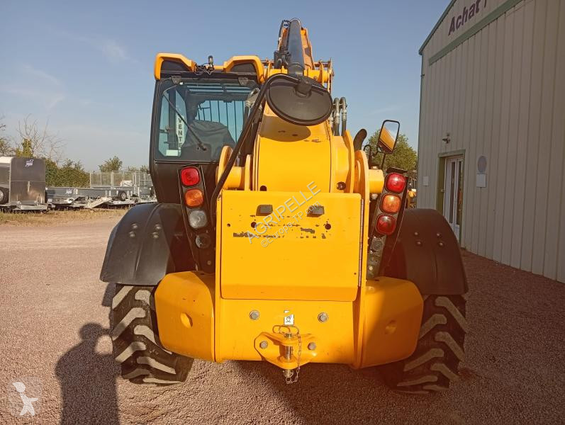 رافعة شوكية تلسكوبية JCB