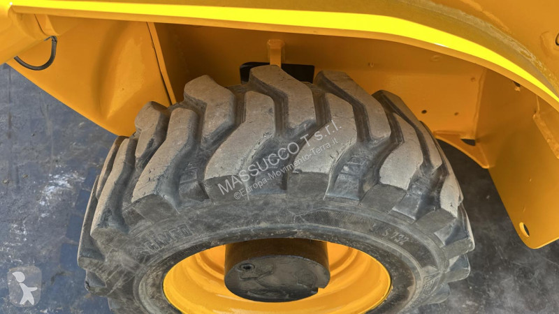 رافعة شوكية تلسكوبية JCB 4x4