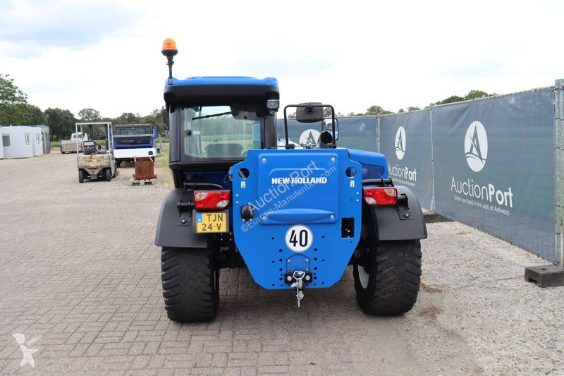 Teleskopický manipulátor New Holland LM628
