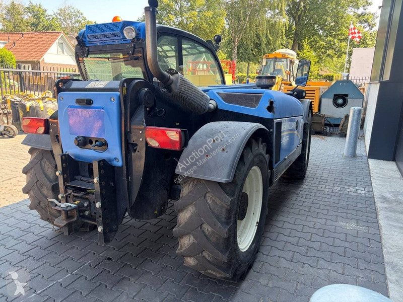 Телескопический погрузчик New Holland LM5030