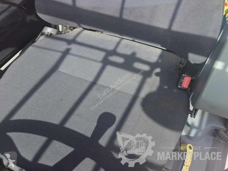 Телескопічний навантажувач Manitou MRT 2150 +