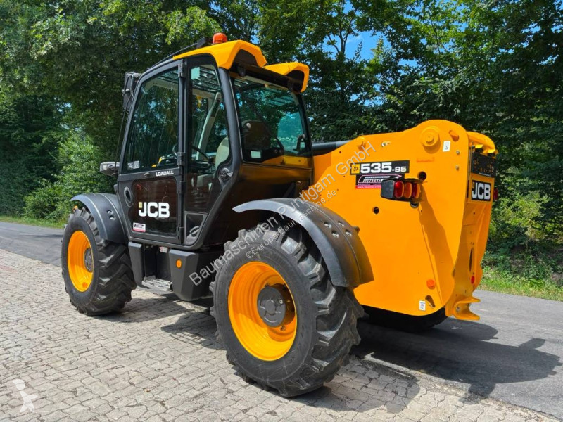 رافعة شوكية تلسكوبية JCB