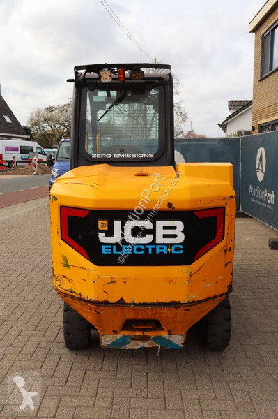 Телескопический погрузчик JCB 30-19E