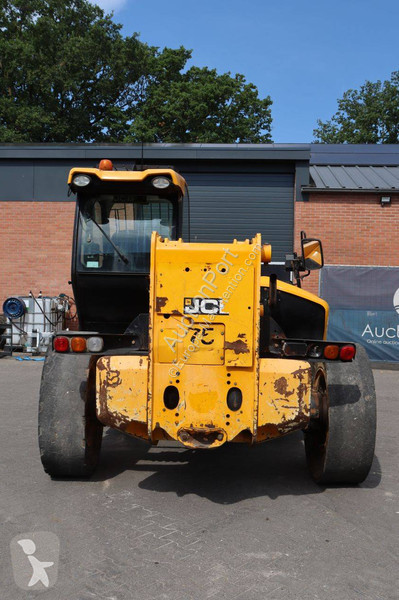 Телескопичен товарач JCB 560-80