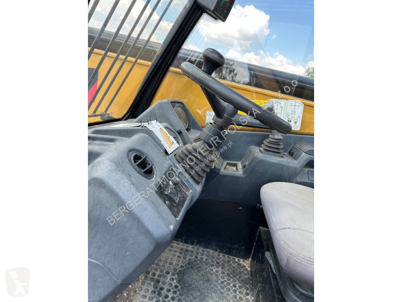 Chariot télescopique Caterpillar TH417D