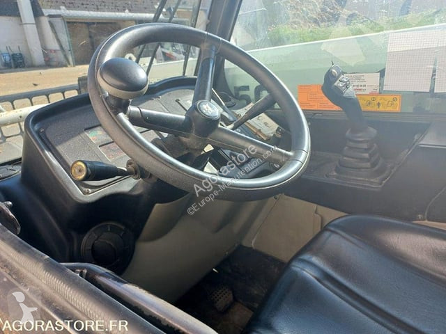 伸缩臂叉车
