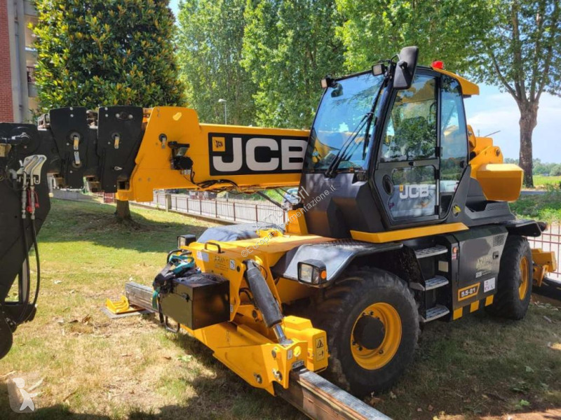 Încărcător telescopic JCB 555 210
