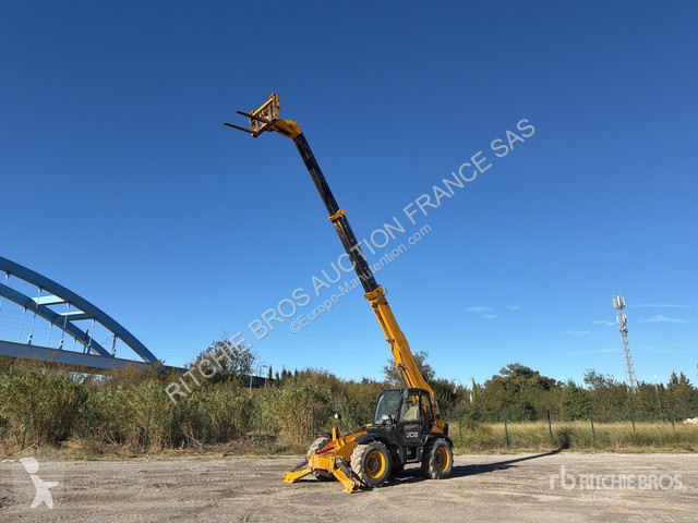 Chariot télescopique JCB 535V140