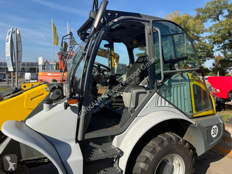 Телескопичен товарач Kramer  8095T