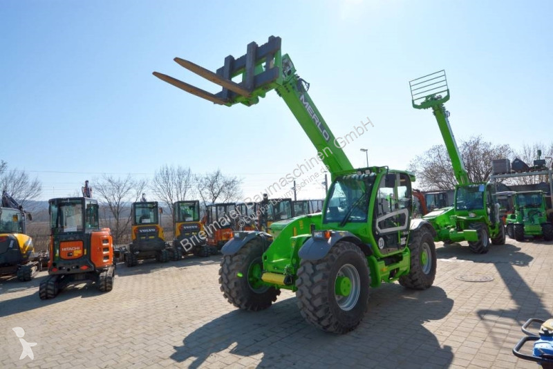 Încărcător telescopic Merlo 50.8T