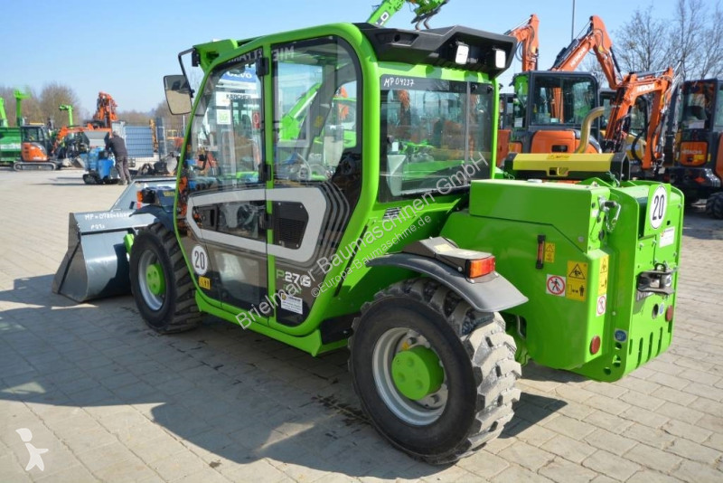 Încărcător telescopic Merlo P 27.6 Plus