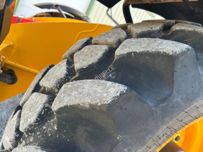 Încărcător telescopic JCB