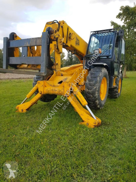 Încărcător telescopic JCB