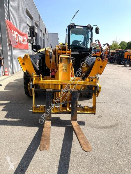 Încărcător telescopic JCB HI-VIZ