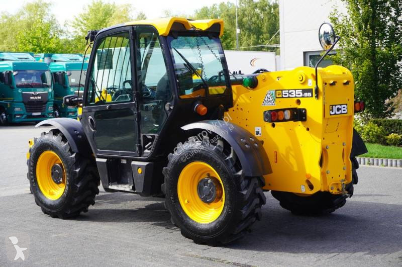 Chariot télescopique JCB