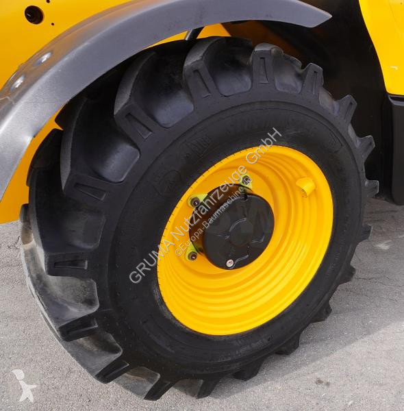 رافعة شوكية تلسكوبية JCB