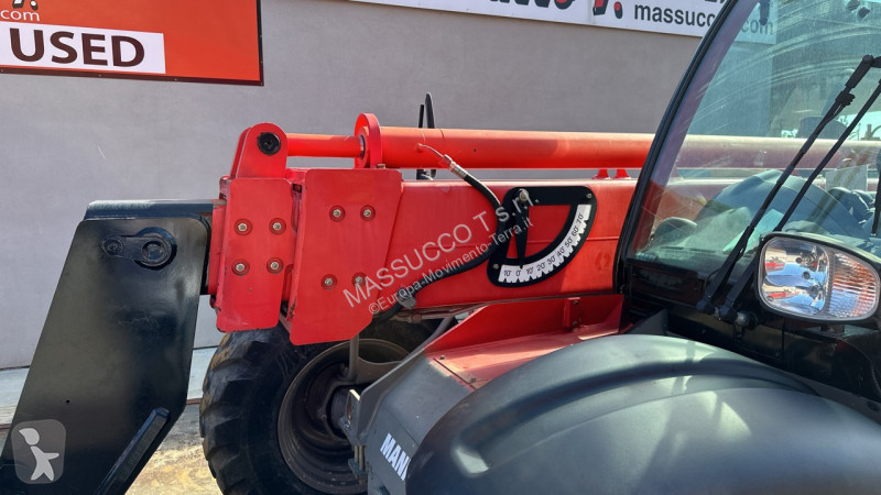 رافعة شوكية تلسكوبية Manitou 4x4x4