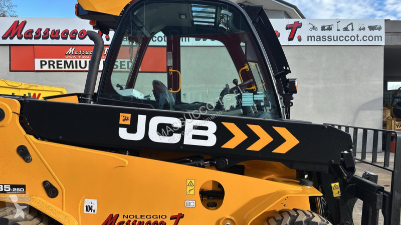 رافعة شوكية تلسكوبية JCB 35-26D 4x4