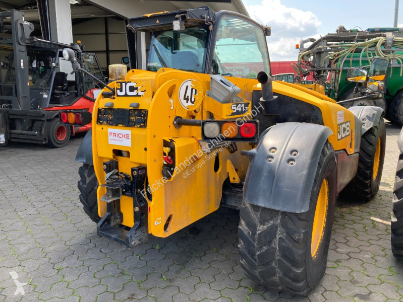 رافعة شوكية تلسكوبية JCB AgriPro