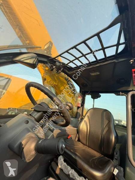 XCMG XC6-3007V telescopic handler