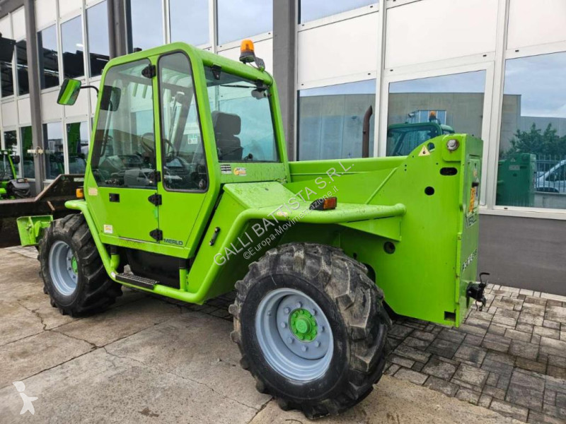 Teleskopický manipulátor Merlo P32.12EVS