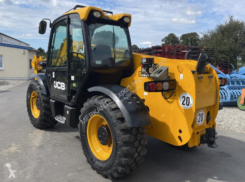رافعة شوكية تلسكوبية JCB DE 34km/h