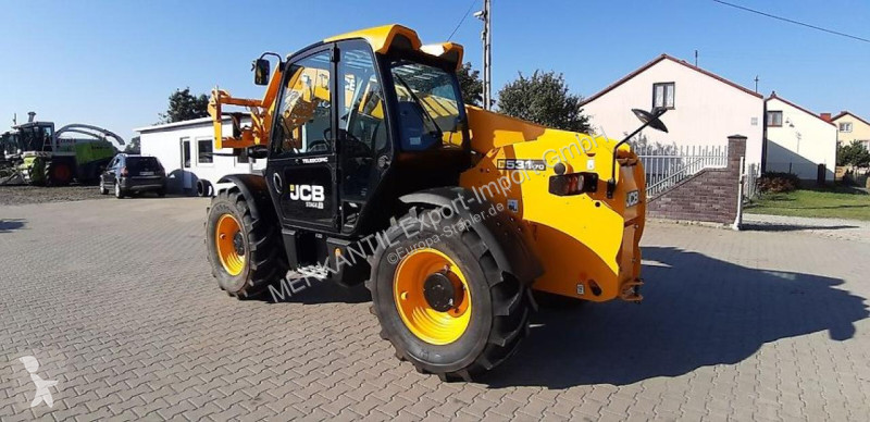 رافعة شوكية تلسكوبية JCB