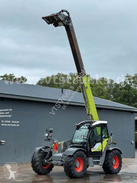 رافعة شوكية تلسكوبية Claas Claas Scorpion 746...
