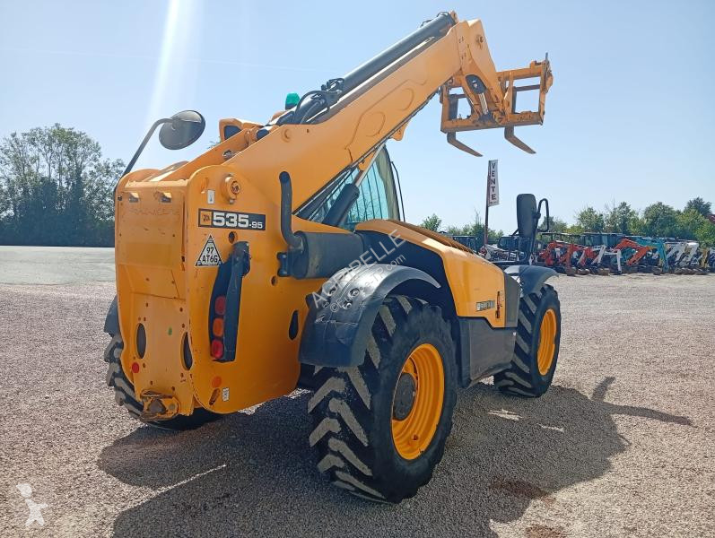 رافعة شوكية تلسكوبية JCB