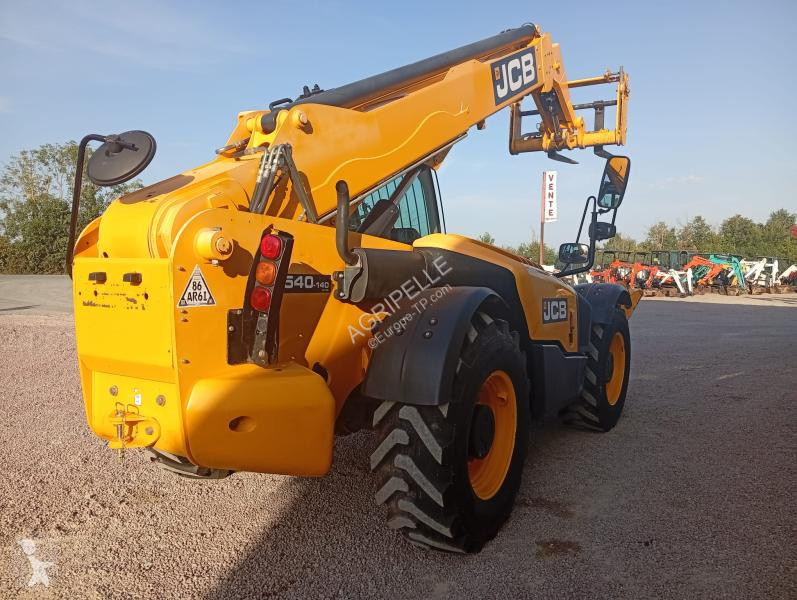رافعة شوكية تلسكوبية JCB
