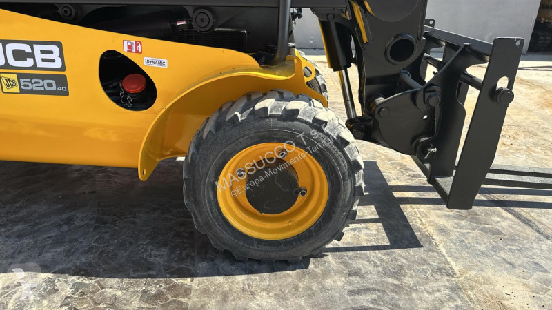 رافعة شوكية تلسكوبية JCB 4x4