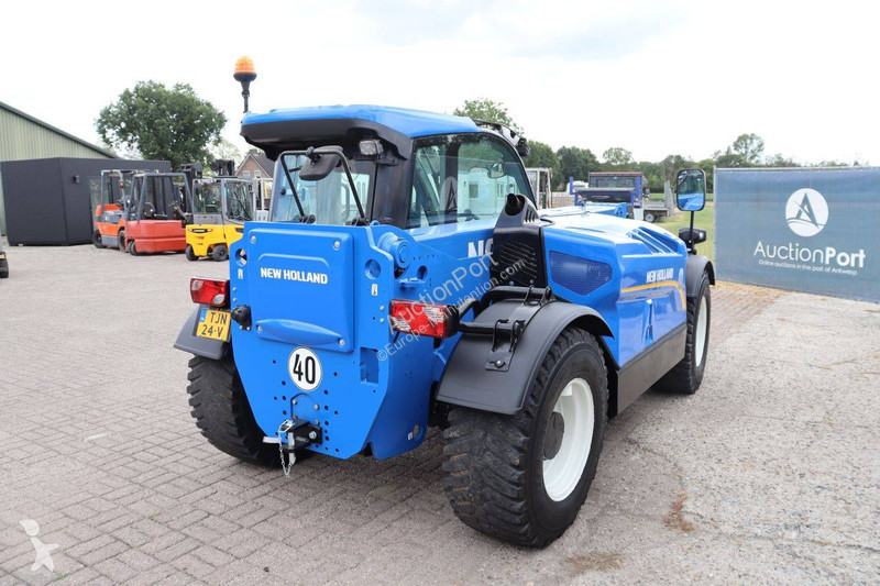 Teleskopický manipulátor New Holland LM628