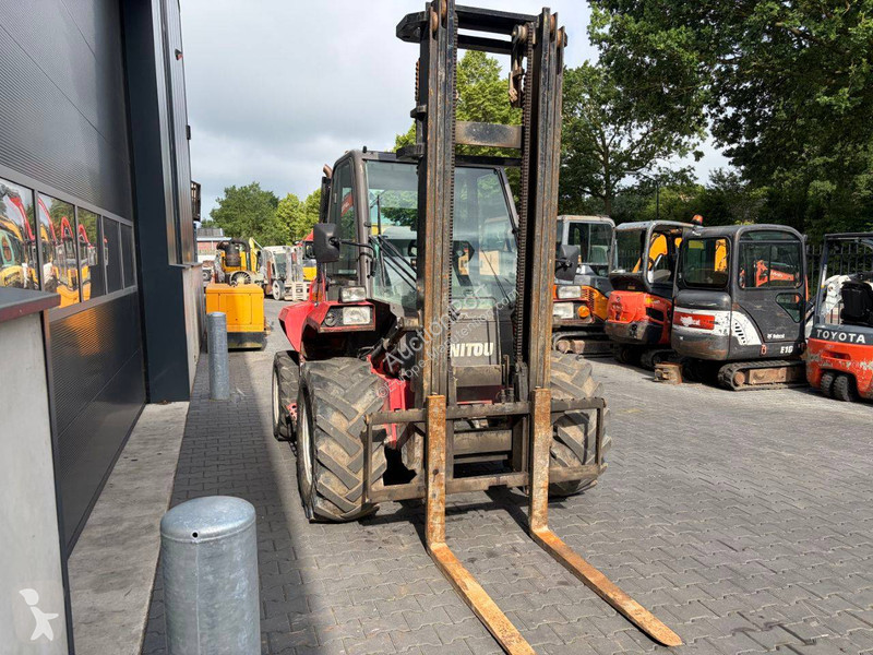 Teleskopický manipulátor Manitou M30-4