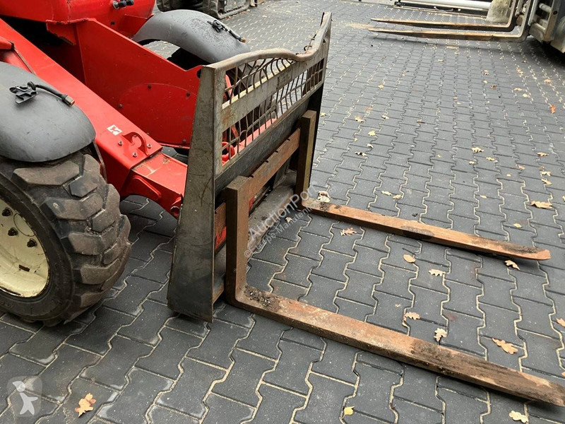 Teleskopický manipulátor Manitou SLT 415 E