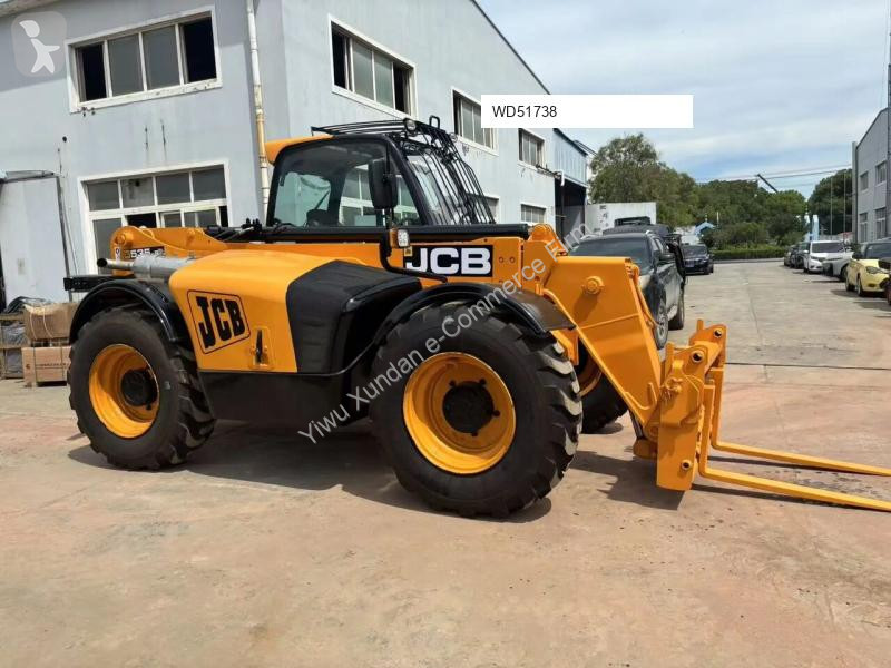 رافعة شوكية تلسكوبية JCB