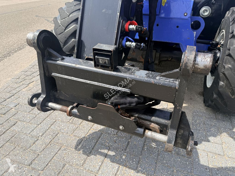 رافعة شوكية تلسكوبية New Holland LM5.25 Verreiker
