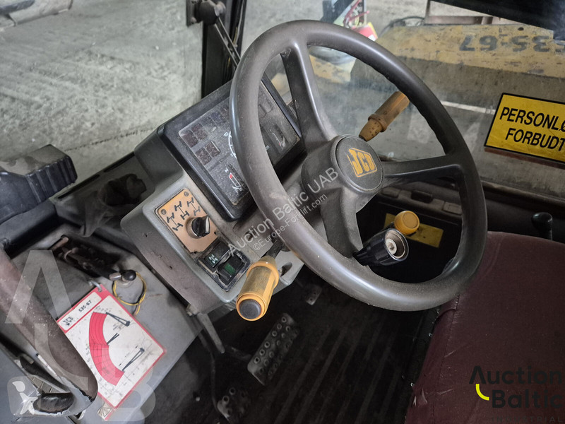 Teleskopický vozík JCB 535-67