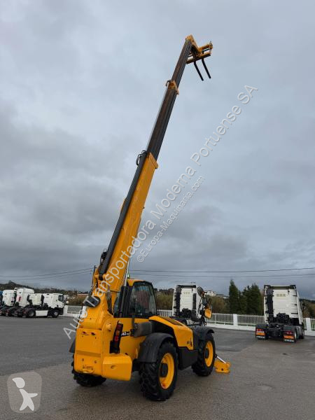 Încărcător telescopic JCB