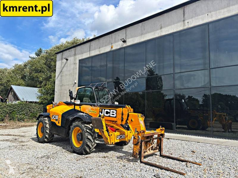 Încărcător telescopic JCB
