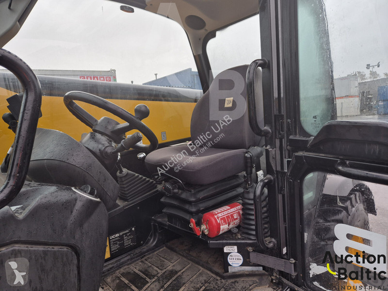 Teleskopický vozík JCB 540V180