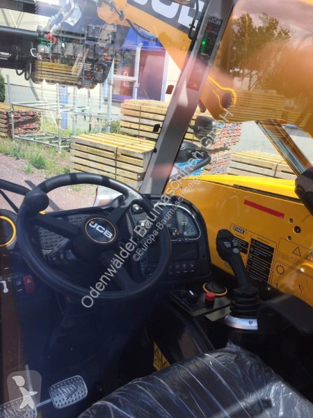Încărcător telescopic JCB 525-60