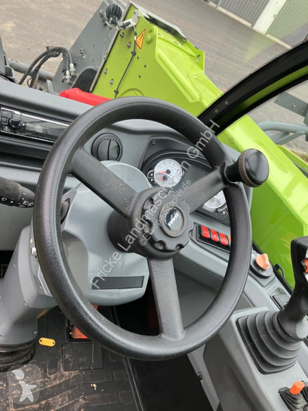 رافعة شوكية تلسكوبية Claas 960