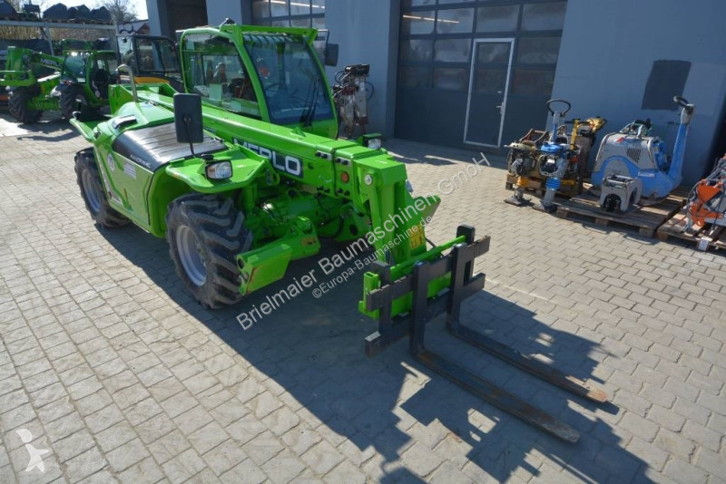 Încărcător telescopic Merlo 40.13