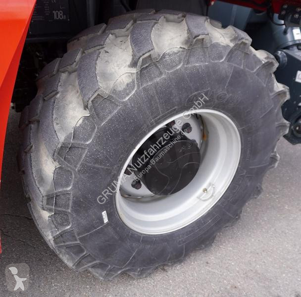 Încărcător telescopic Magni 8.27